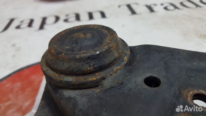 Комплект рычагов на Mercedes-Benz R107 C107 W114