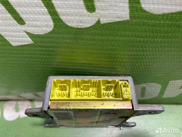 Блок управления SRS Mazda Millenia TA5P klze 2001