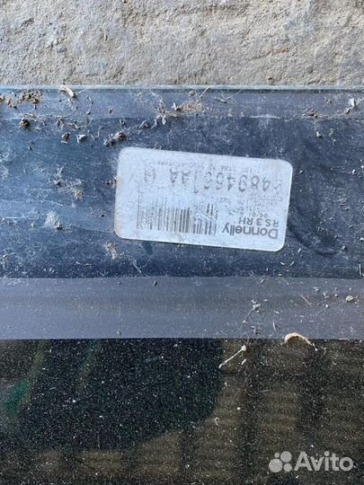 Стекло боковое заднее правое Dodge Caravan