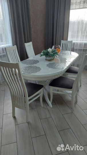 Столы и стулья