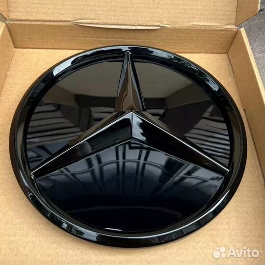 Стеклянный знак в решетку на W213