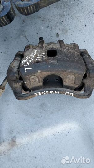 Суппорт передний Tucson 1 Туксон