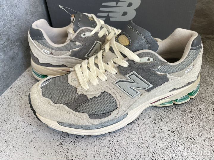 Кроссовки New Balance 2002r