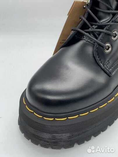 DR. Martens 1460 Jadon Black Platform