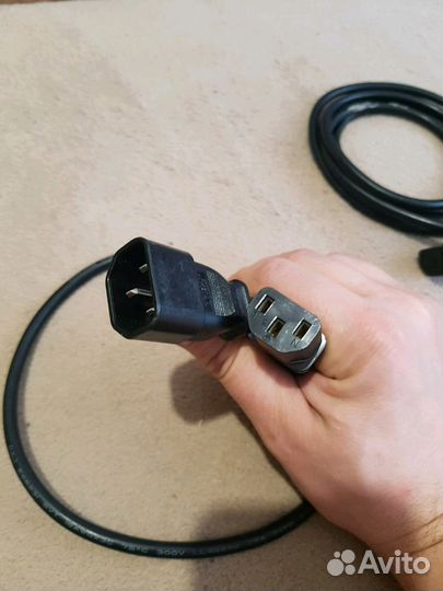 Кабель для компьютера