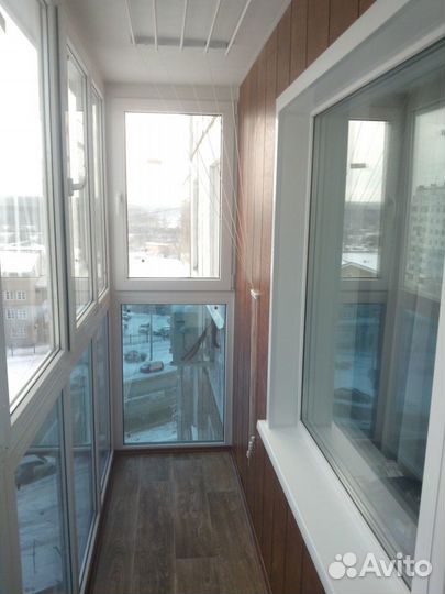 Балконы-остекление, отделка, мебель