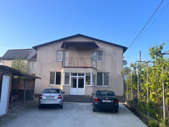 Дом 180 м² на участке 6 сот.