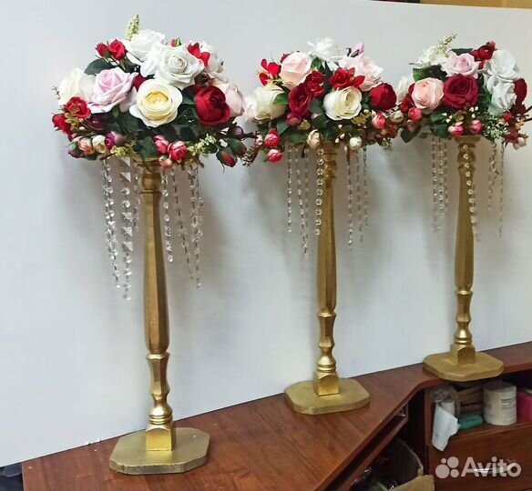 Стойка с цветами