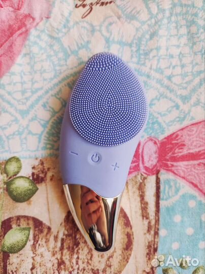 Щетка-массажер для очищения лица