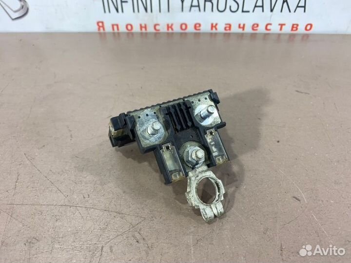 Плюсовая клемма передняя Infiniti Q50 V37 VR30ddtt