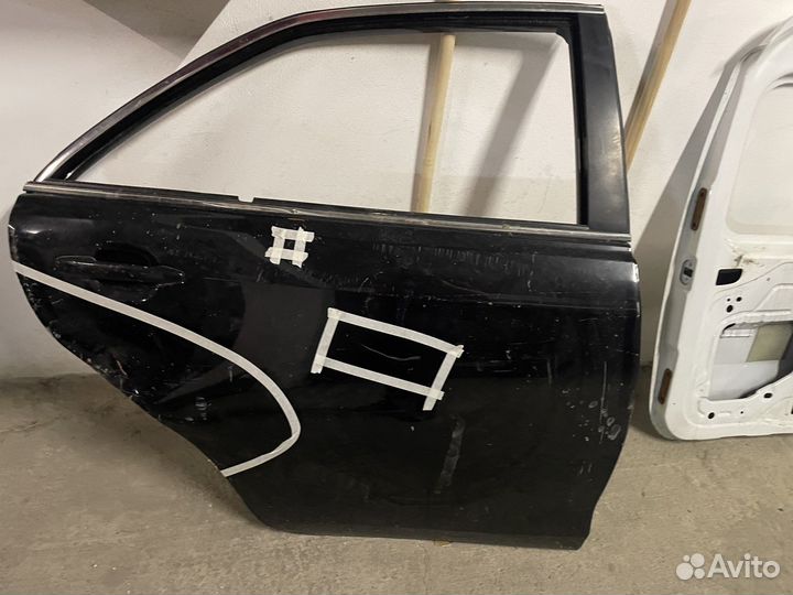 Дверь задняя правая toyota camry 40