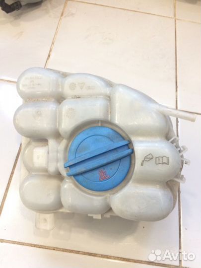 Бачок расширительный Volkswagen Touareg 7P