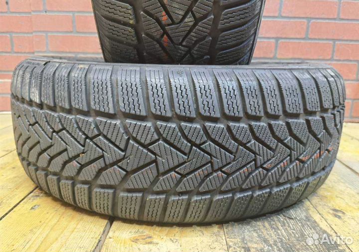 Uniroyal WinterExpert 215/55 R17 98V