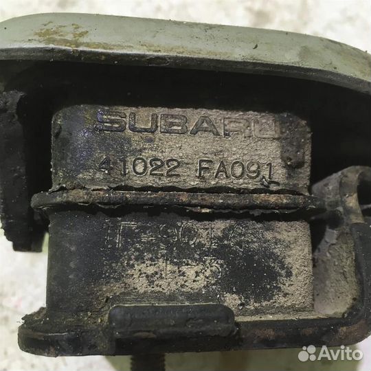 Опора двигателя Субару Форестер 10