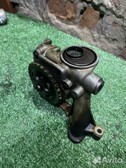Масляный насос Audi ALF 2.4-2.8