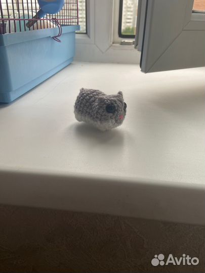 Грустный хомяк мем вызаная игрушка