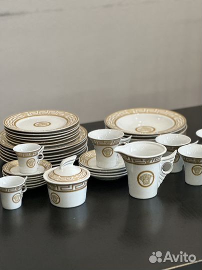 Сервиз столовый и чайный Versace