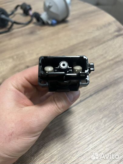 Форсунка омывателя фары Toyota RAV4