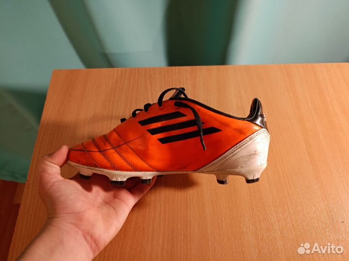 Футбольные бутсы adidas f50