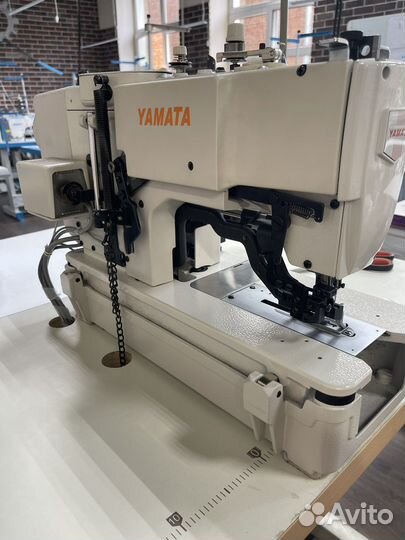 Петельная промышленная швейная машина