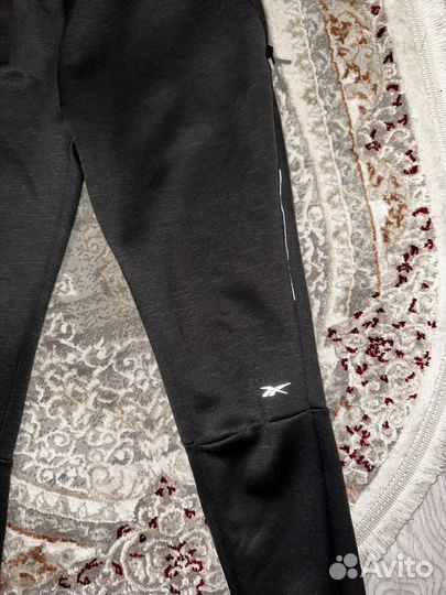 Спортивный костюм reebok женский