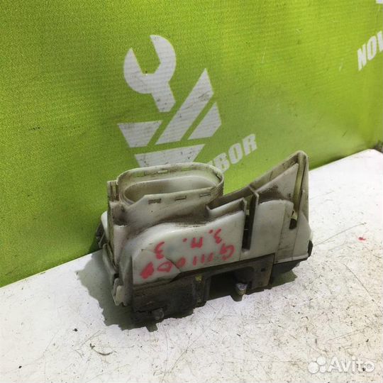 Замок двери задней правой Фольксваген Гольф 3 Ве