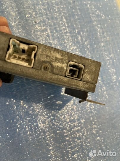 Блок управления дверьми Nissan Maxima 1996