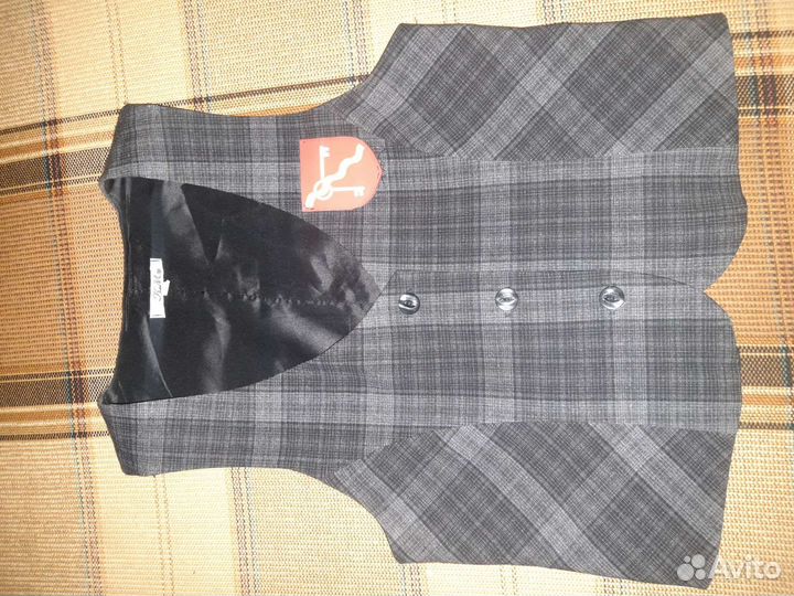 Жилетка для девочки 33 школа