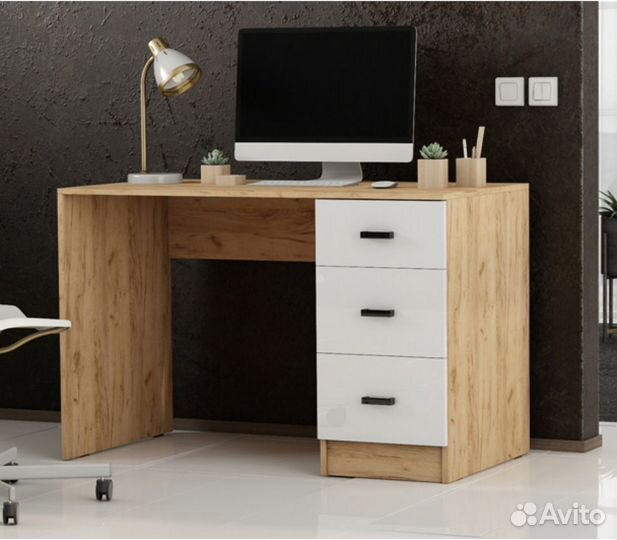 Стол письменный