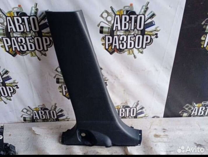 Накладка средней стойки Сузуки Гранд Витара 2.0