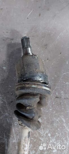 Привод передний правый на Mitsubishi Mirage