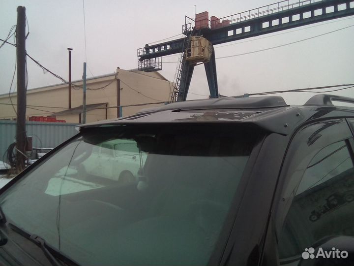 Козырек над лобовым Toyota Land Cruiser 200