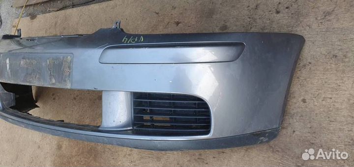 Бампер передний Volkswagen Golf V 2003-2009