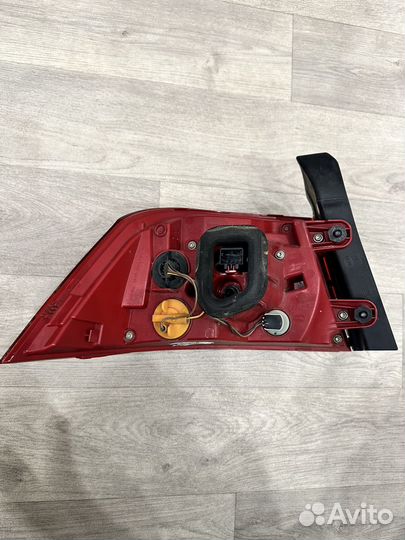 Задний правый фонарь volkswagen passat B7