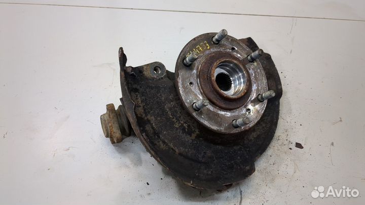 Ступица (кулак, цапфа) левая передняя Mitsubishi L200