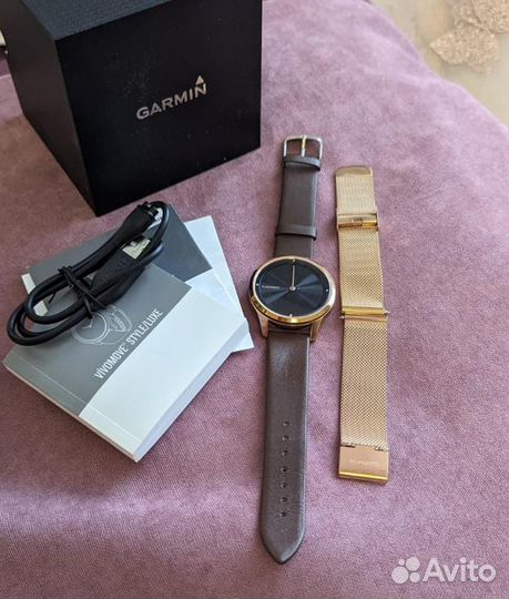 Часы Garmin Vivomove Luxe