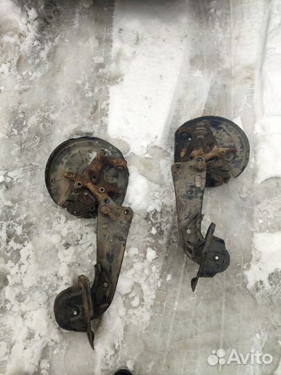 Skoda superb 2 цапфа задняя кулак