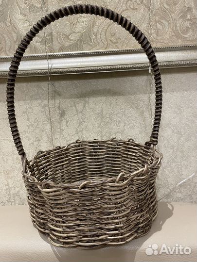 Корзина плетеная из искусственного ротанга
