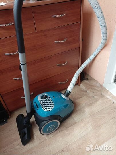 Пылесос Bosch BGL252000