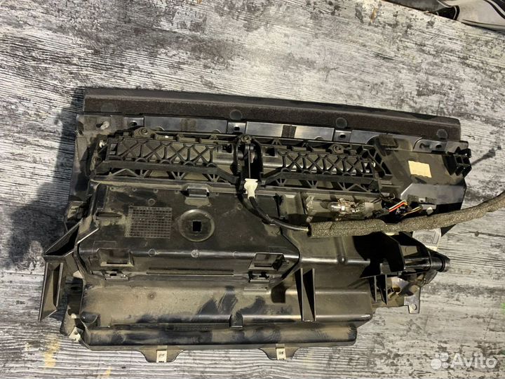 Бардачок в сборе BMW 7 E65