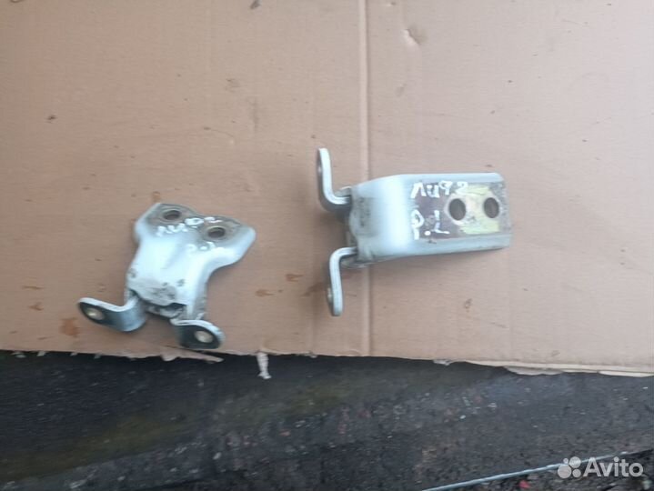 Петли передней левой двери Lifan Solano 2