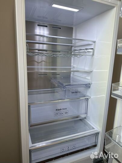 Встраиваемый холодильник samsung