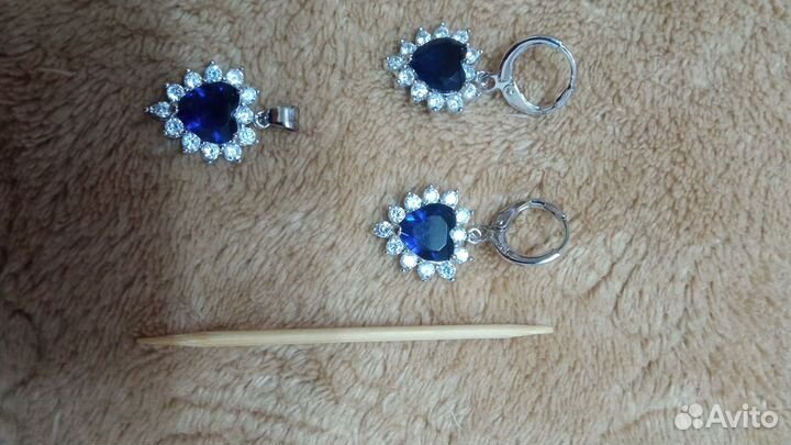 Серьги и подвеска