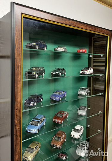 Витрина для машинок, солдатиков, статуэток