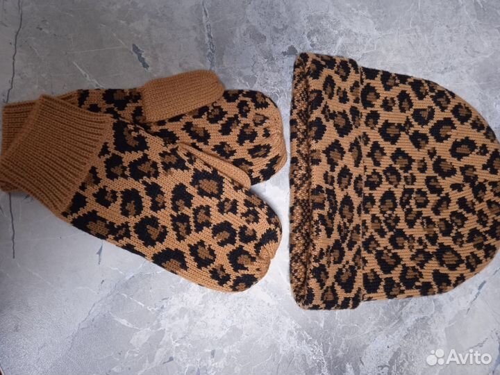 Шапка с варежками