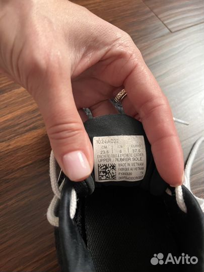 Кроссовки asics