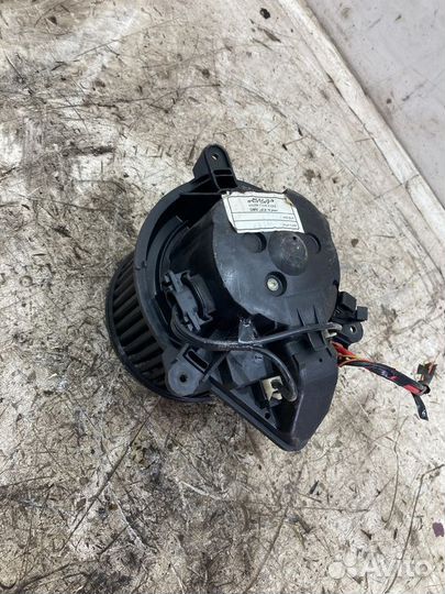 Моторчик отопителя Iran Khodro Samand