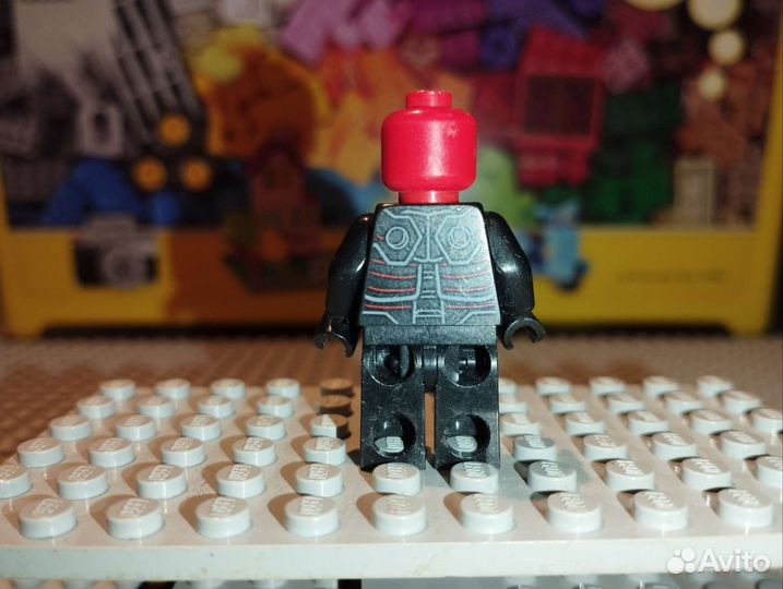 Фигурка Красного Черепа Lego