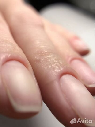 Модель на маникюр