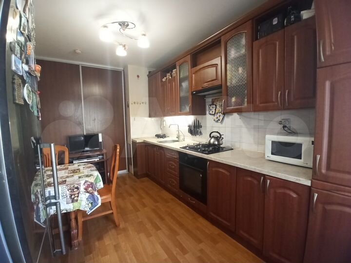 2-к. квартира, 56 м², 2/10 эт.